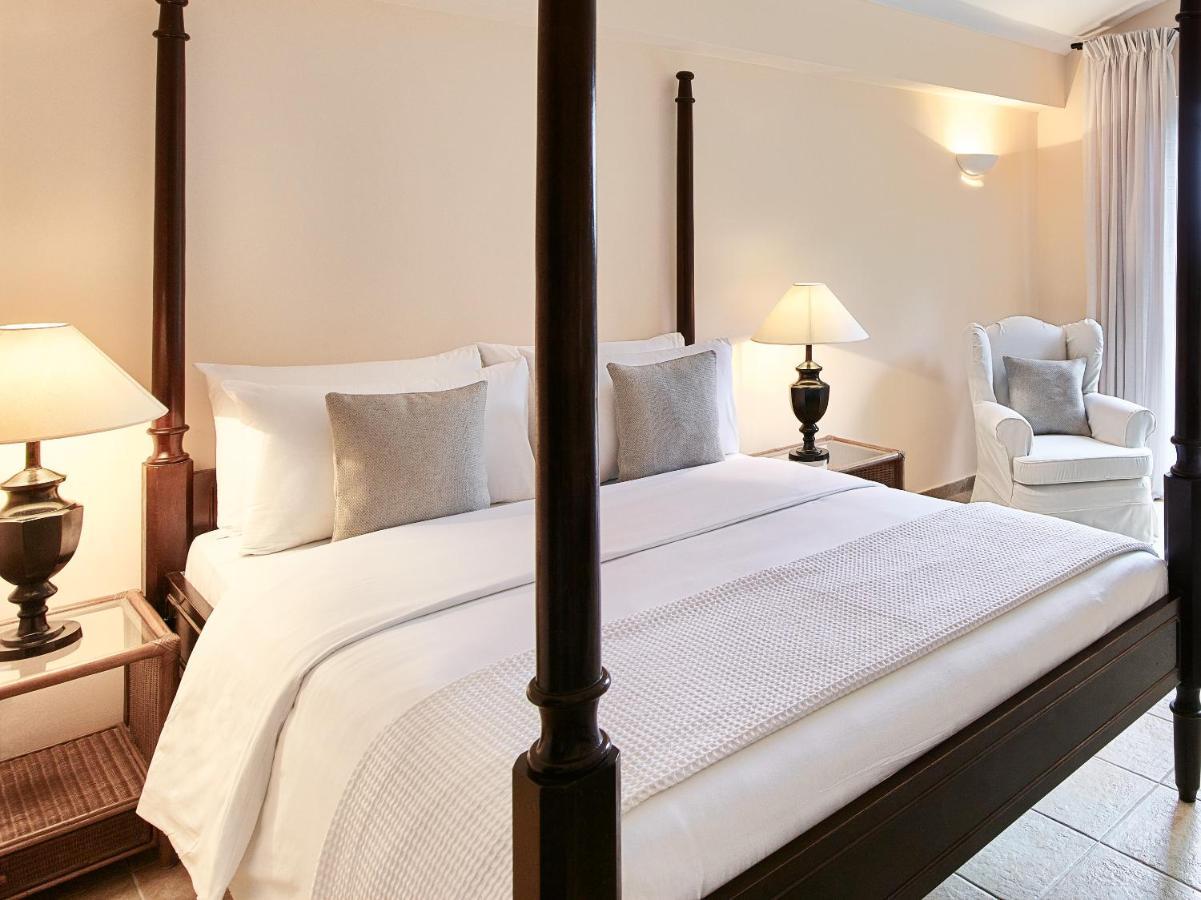 เกรโคเทล-ลักซ์มี ดาฟนิลา เบย์ ดัสเซีย Hotel ภายนอก รูปภาพ