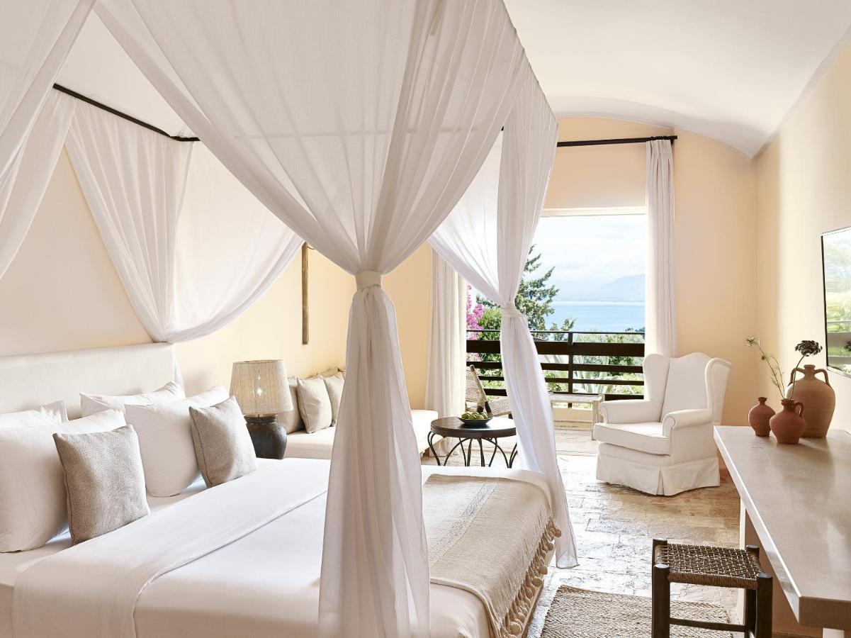 เกรโคเทล-ลักซ์มี ดาฟนิลา เบย์ ดัสเซีย Hotel ภายนอก รูปภาพ