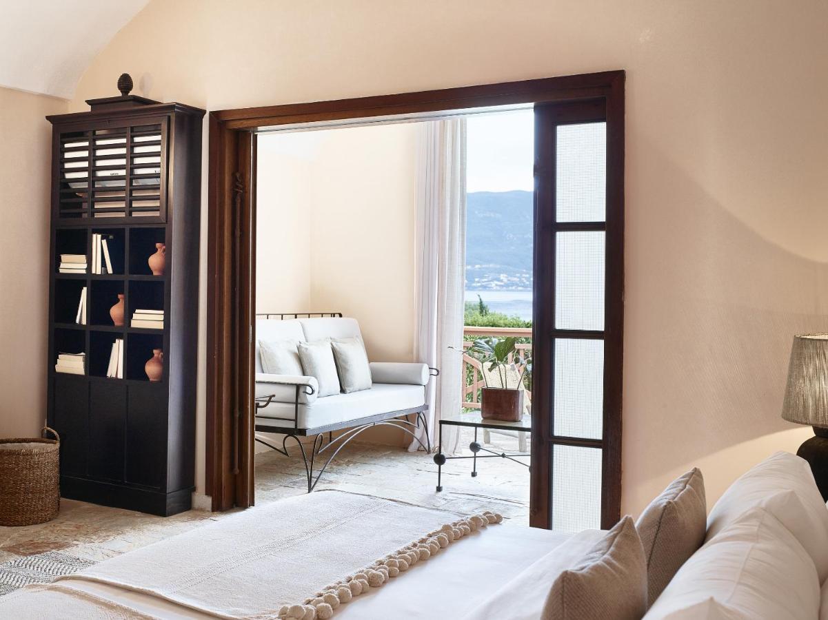 เกรโคเทล-ลักซ์มี ดาฟนิลา เบย์ ดัสเซีย Hotel ภายนอก รูปภาพ
