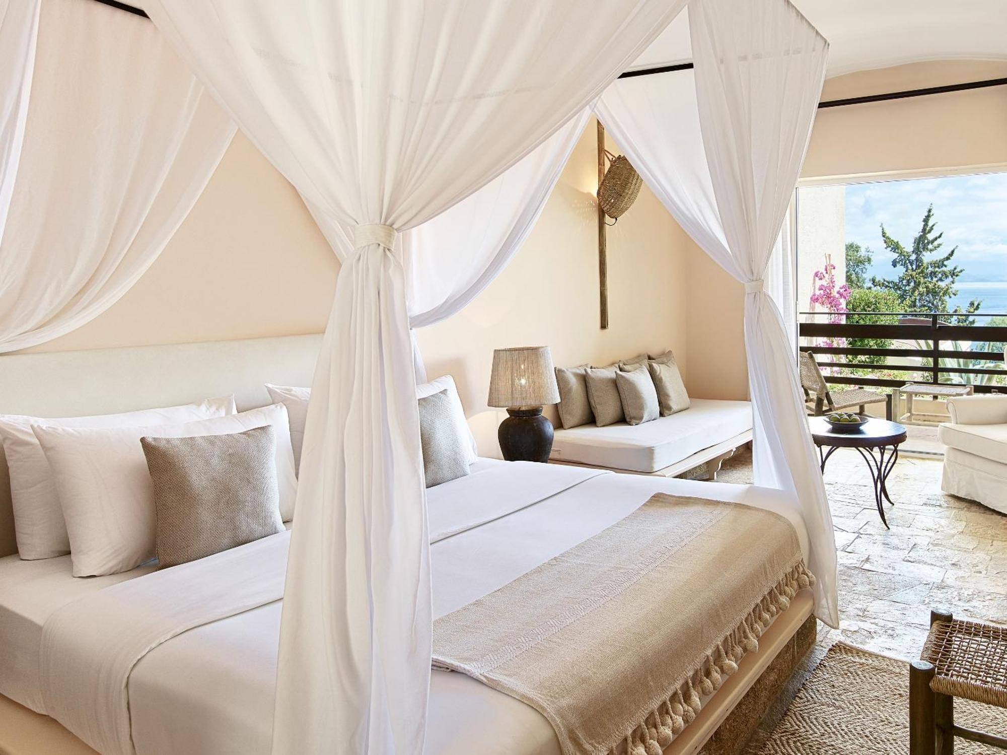 เกรโคเทล-ลักซ์มี ดาฟนิลา เบย์ ดัสเซีย Hotel ภายนอก รูปภาพ